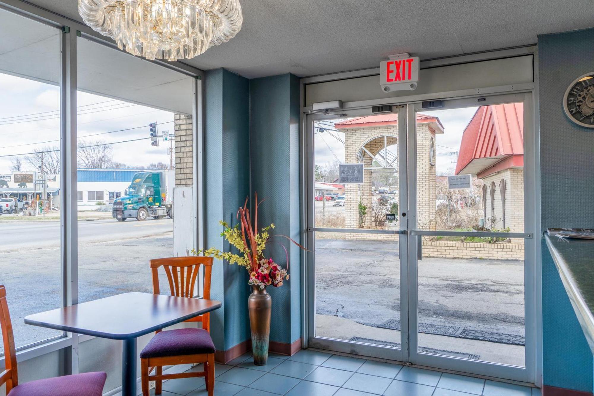 Ozark Junction Mountain View By Oyo Motel Ngoại thất bức ảnh