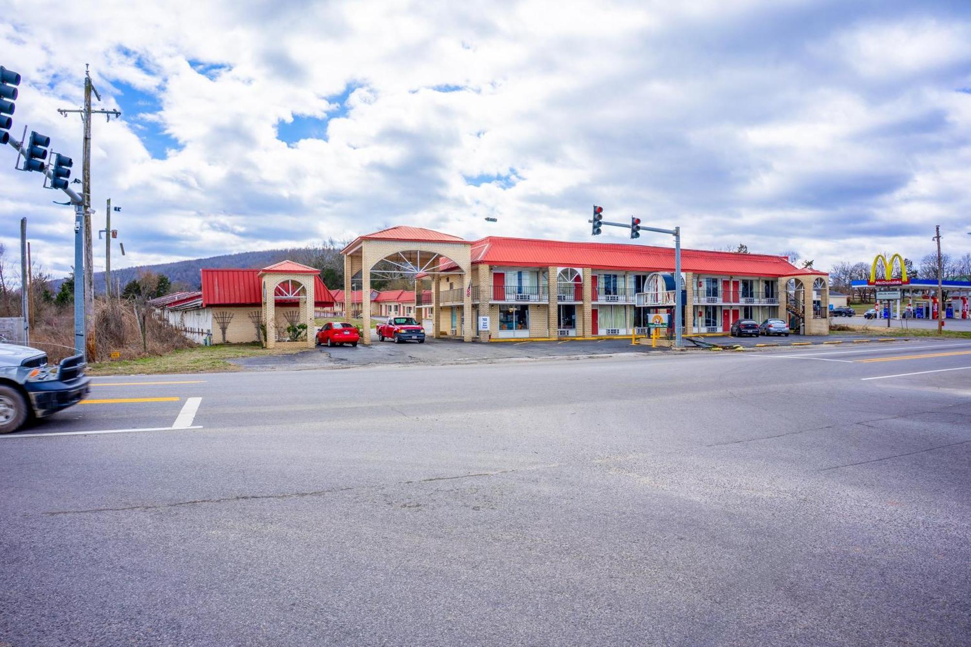Ozark Junction Mountain View By Oyo Motel Ngoại thất bức ảnh