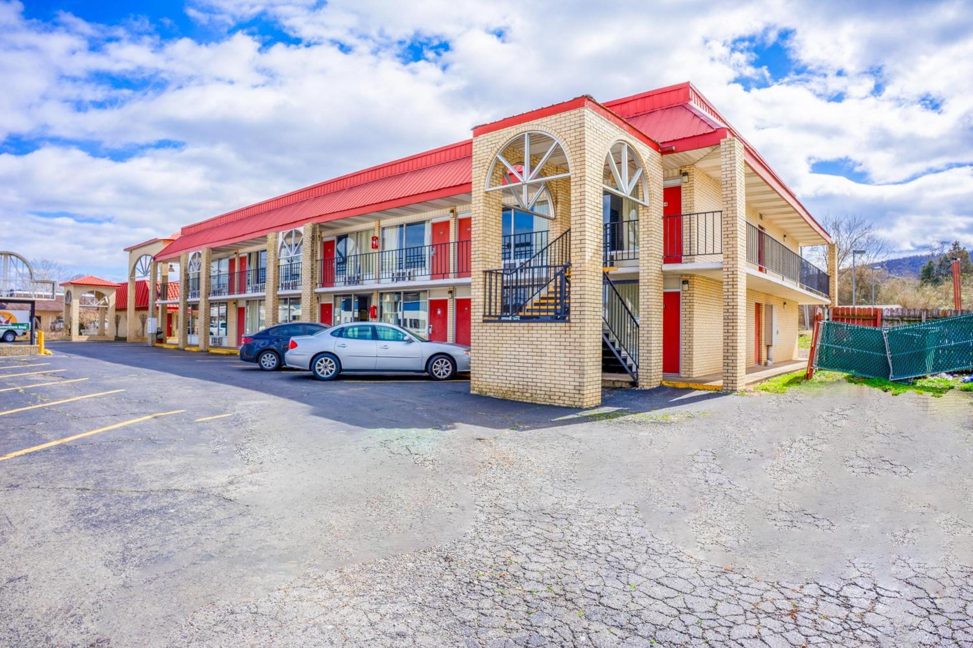Ozark Junction Mountain View By Oyo Motel Ngoại thất bức ảnh